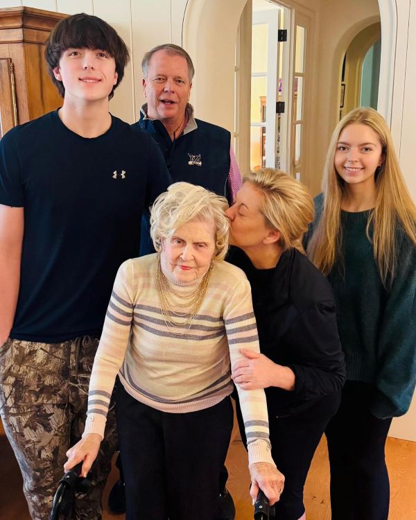 Lucy Elizabeth Linch