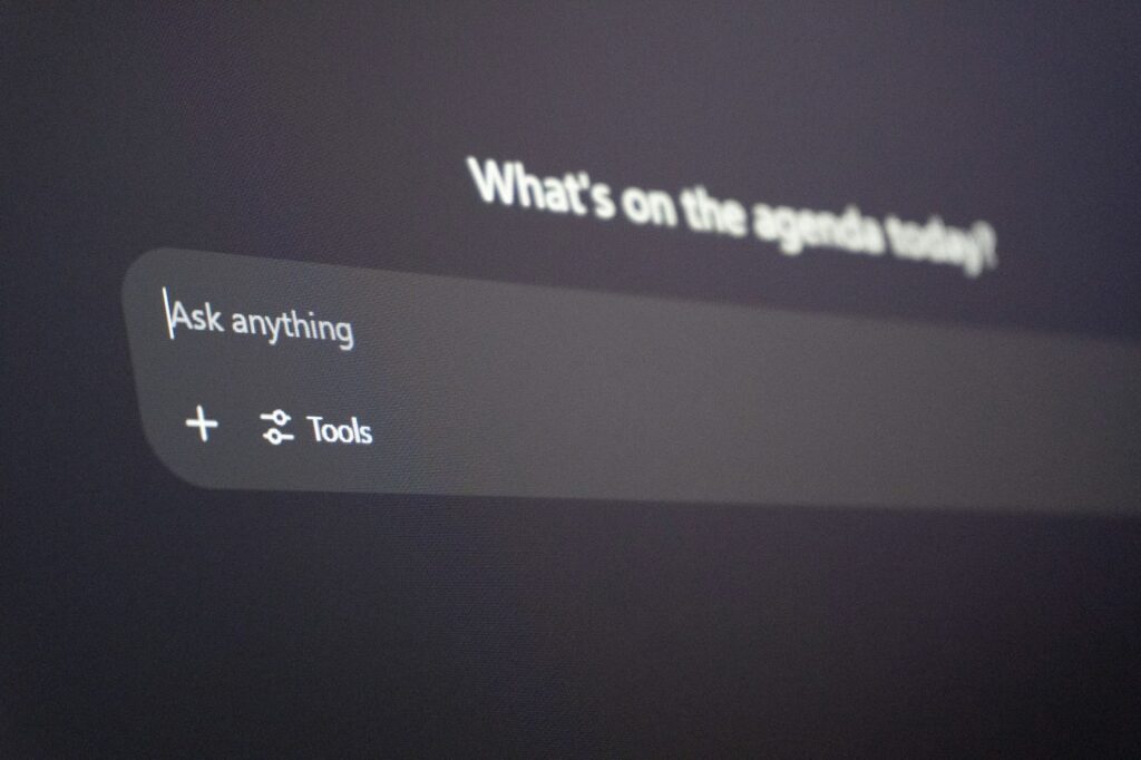 How Support Teams Use AI Assistance