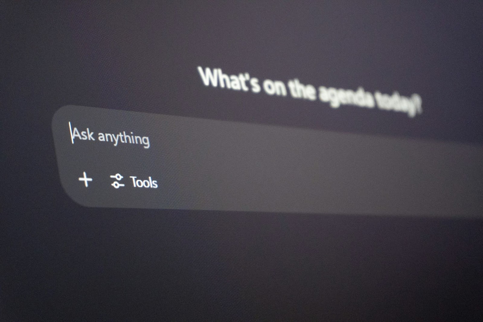 How Support Teams Use AI Assistance